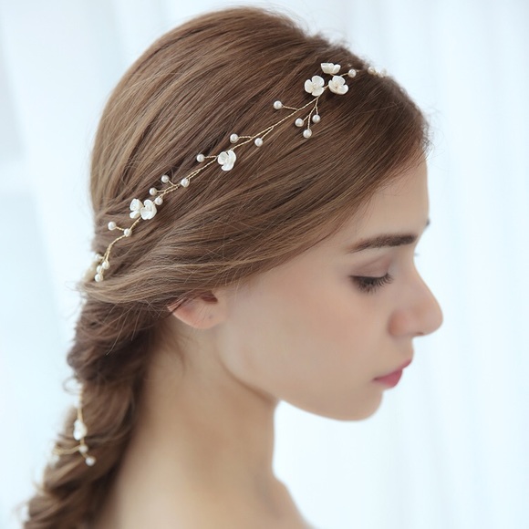 Delicate White Flower and Pearl Vine Headdress - Picture 3 of 15